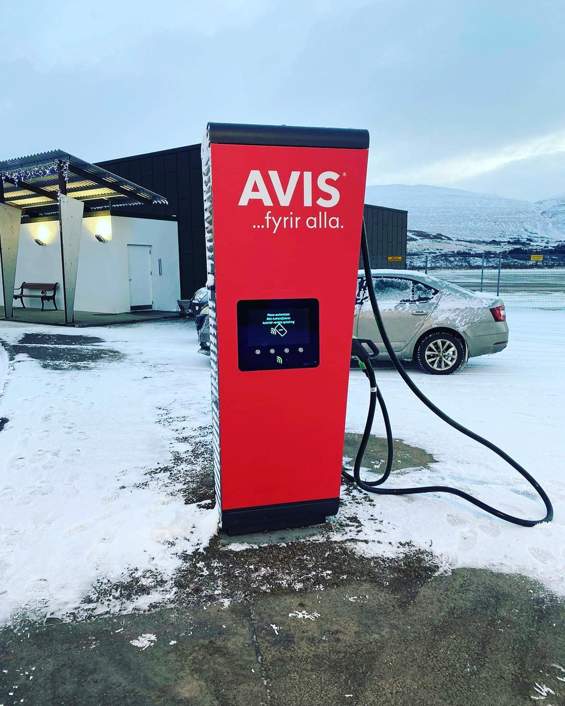 Fyrsta hraðhleðslustöð Avis á Akureyri