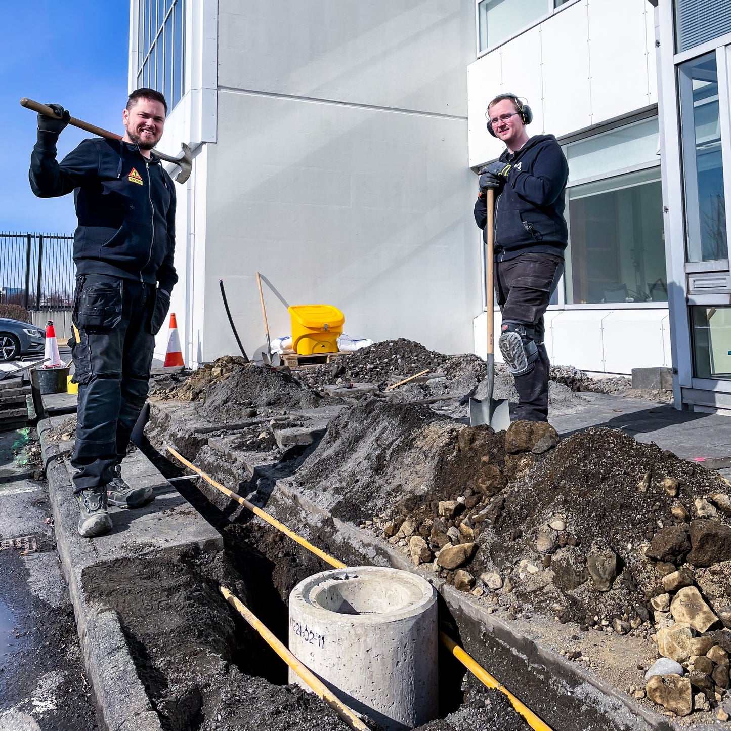 Undirstöður fyrir hleðslustöð - Sérhönnuð undirstaða fyrir hleðslustöðvar
Frábær þar sem verið er að setja upp hleðslustöðvar
Eiginleikar vöru:
Einfallt í uppsetningu
Hægt að koma fyrir án þess a